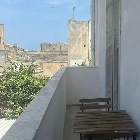 בית נופש Elementi Luxury House אוטרנטו